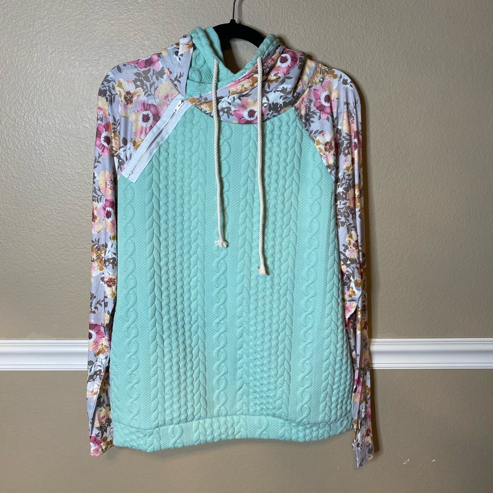 Amoli Pullover